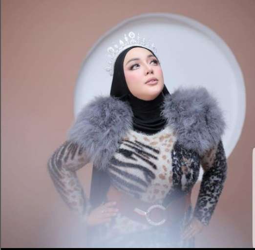 Ingat Regina Andriane, Mantan Istri Farhat Abbas? Kini Jadi Penyanyi Dangdut, Wajahnya Berubah Total, Dituduh Oplas!