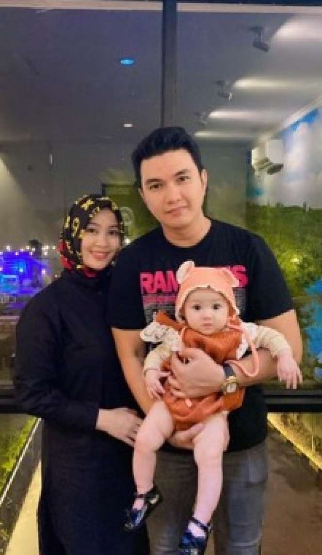Potret Istri Aldi Taher, Salsabillih yang Tak Kalah Cantik dari Mantan-mantan Sebelumnya