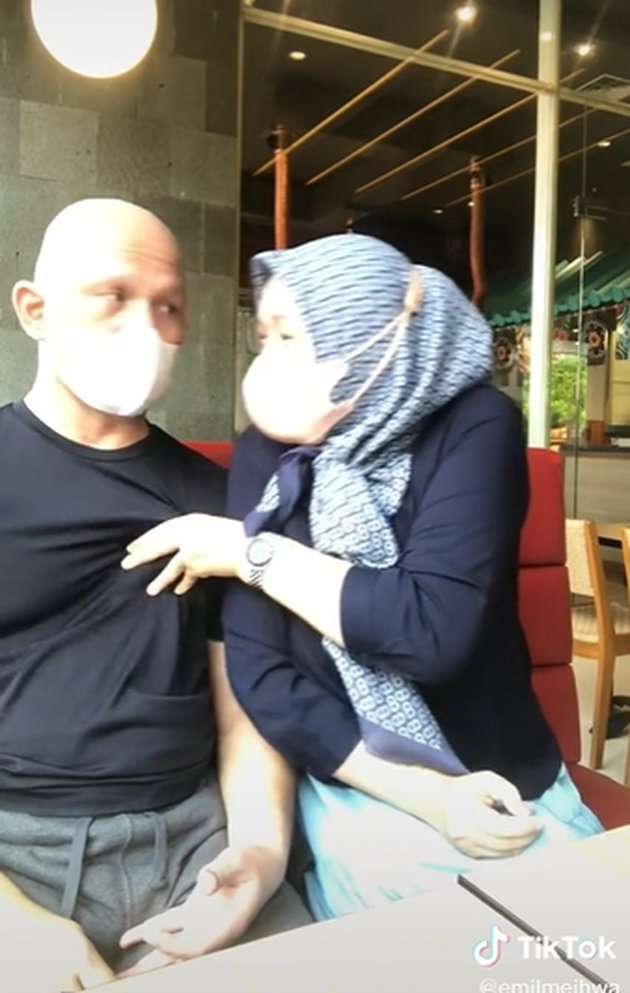 Ingat Harry Pantja, Presenter Horor Dunia Lain? Tak Bisa Jalan Karena Terserang Stroke, Terungkap Kondisinya Sekarang