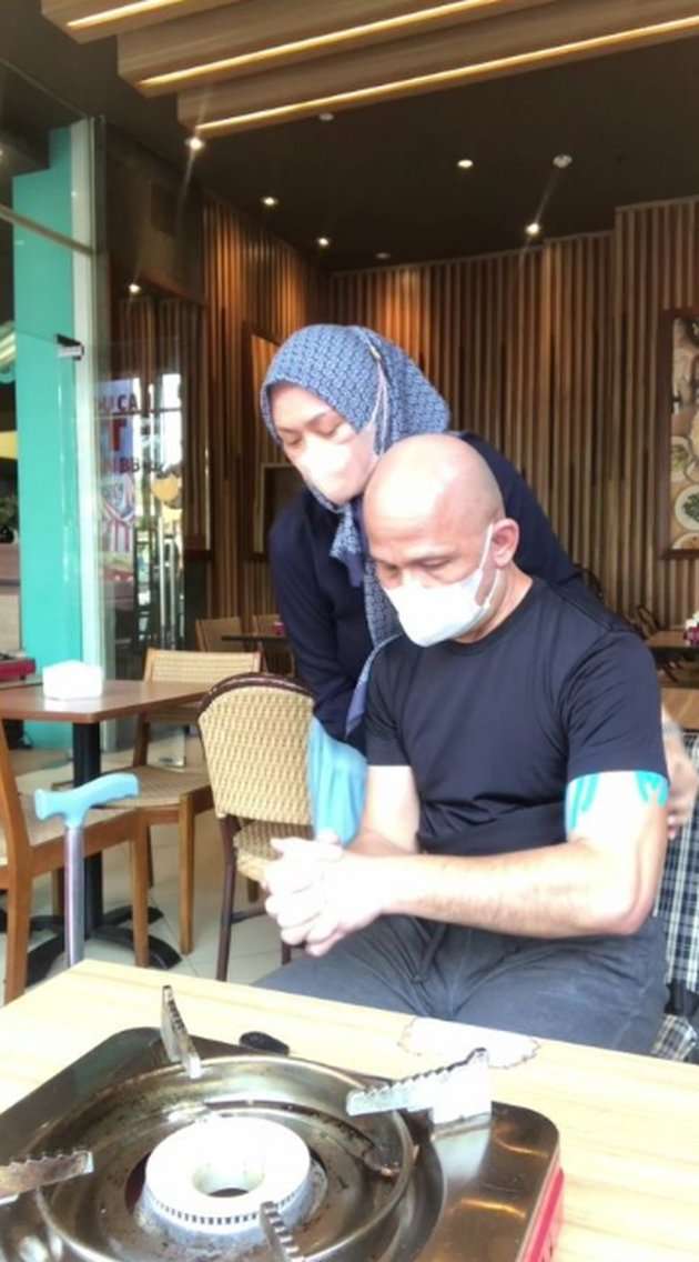 Ingat Harry Pantja, Presenter Horor Dunia Lain? Tak Bisa Jalan Karena Terserang Stroke, Terungkap Kondisinya Sekarang