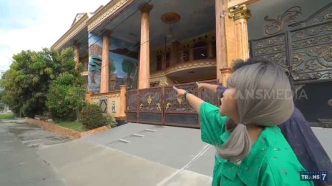 Viral! 10 Potret Rumah Mewah Tiktoker Alam Nur, Bak Hunian Bangsawan, Emas Bertaburan!
