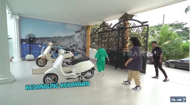 Viral! 10 Potret Rumah Mewah Tiktoker Alam Nur, Bak Hunian Bangsawan, Emas Bertaburan!