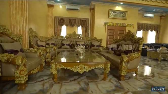 Viral! 10 Potret Rumah Mewah Tiktoker Alam Nur, Bak Hunian Bangsawan, Emas Bertaburan!
