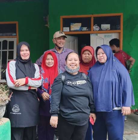 6 Potret Rumah Ceu Edoh `Preman Pensiun` yang Sederhana, Dulu Penjual Serabi, Kini Jadi Artis Ternama!