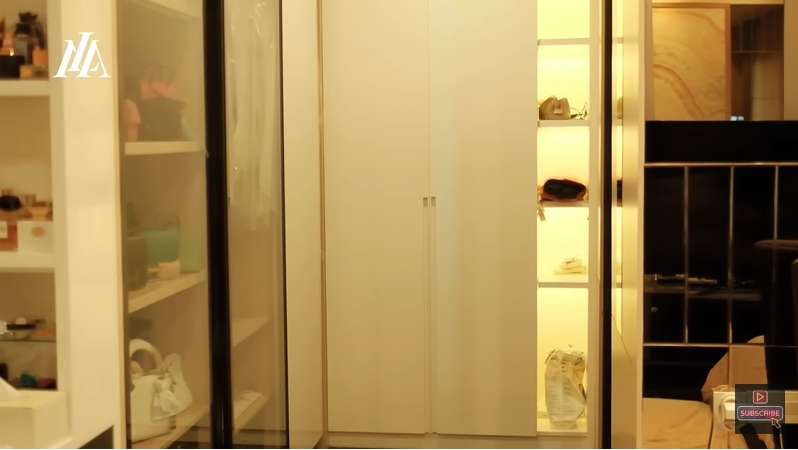 10 Potret Kamar Nikita Mirzani yang Mewah & Penuh Barang Branded, Koleksi di Mall Tak Ada Apa-Apanya!