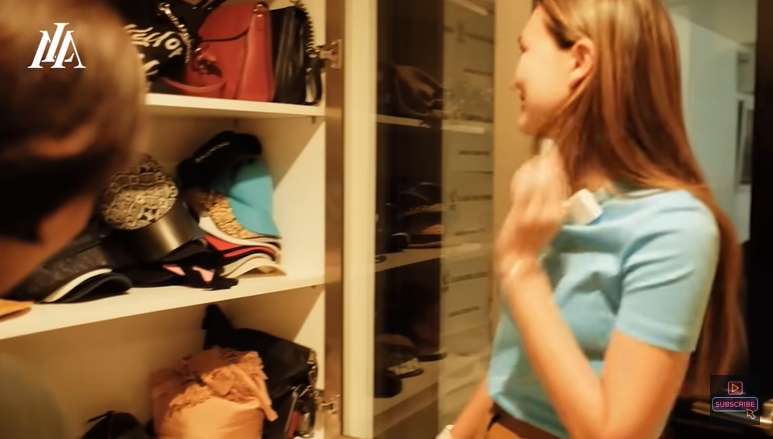 10 Potret Kamar Nikita Mirzani yang Mewah & Penuh Barang Branded, Koleksi di Mall Tak Ada Apa-Apanya!