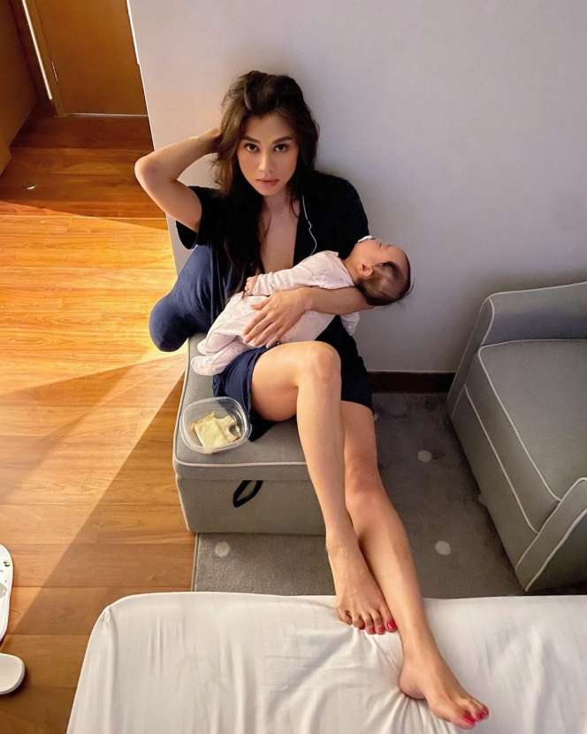 Potret Menawan Adinda Bakrie, Hot Mom Miliuner 3 Anak