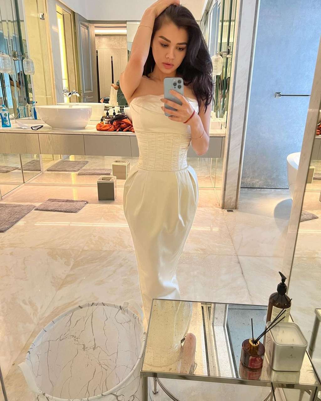 Potret Menawan Adinda Bakrie, Hot Mom Miliuner 3 Anak