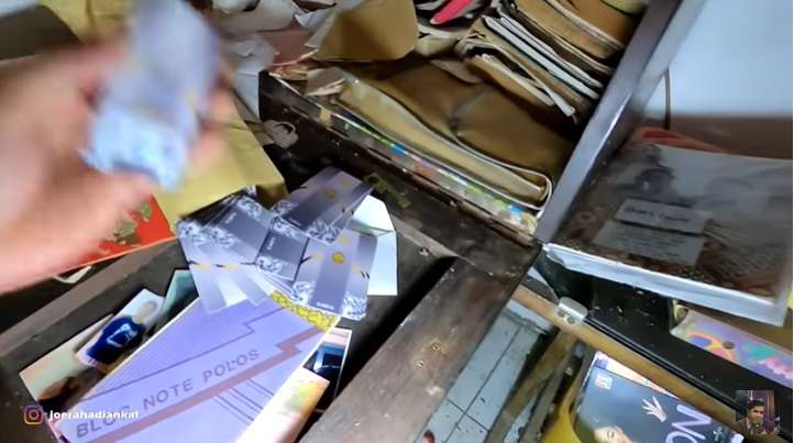 Potret Rumah Mewah Terbengkalai, di Dalamnya Ada Puluhan Emas Asli!