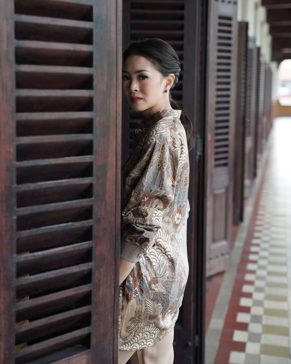 Potret Cantik Lia Istri Lukman Sardi, Sempat Jadi Sorotan Soal Suami Pindah Keyakinan