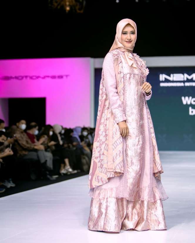 Potret Cantiknya Lisya Nurrahmi, Istri Tommy Kurniawan yang Jarang Tersorot