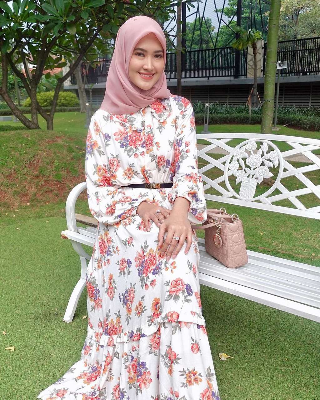 Potret Cantiknya Lisya Nurrahmi, Istri Tommy Kurniawan yang Jarang Tersorot