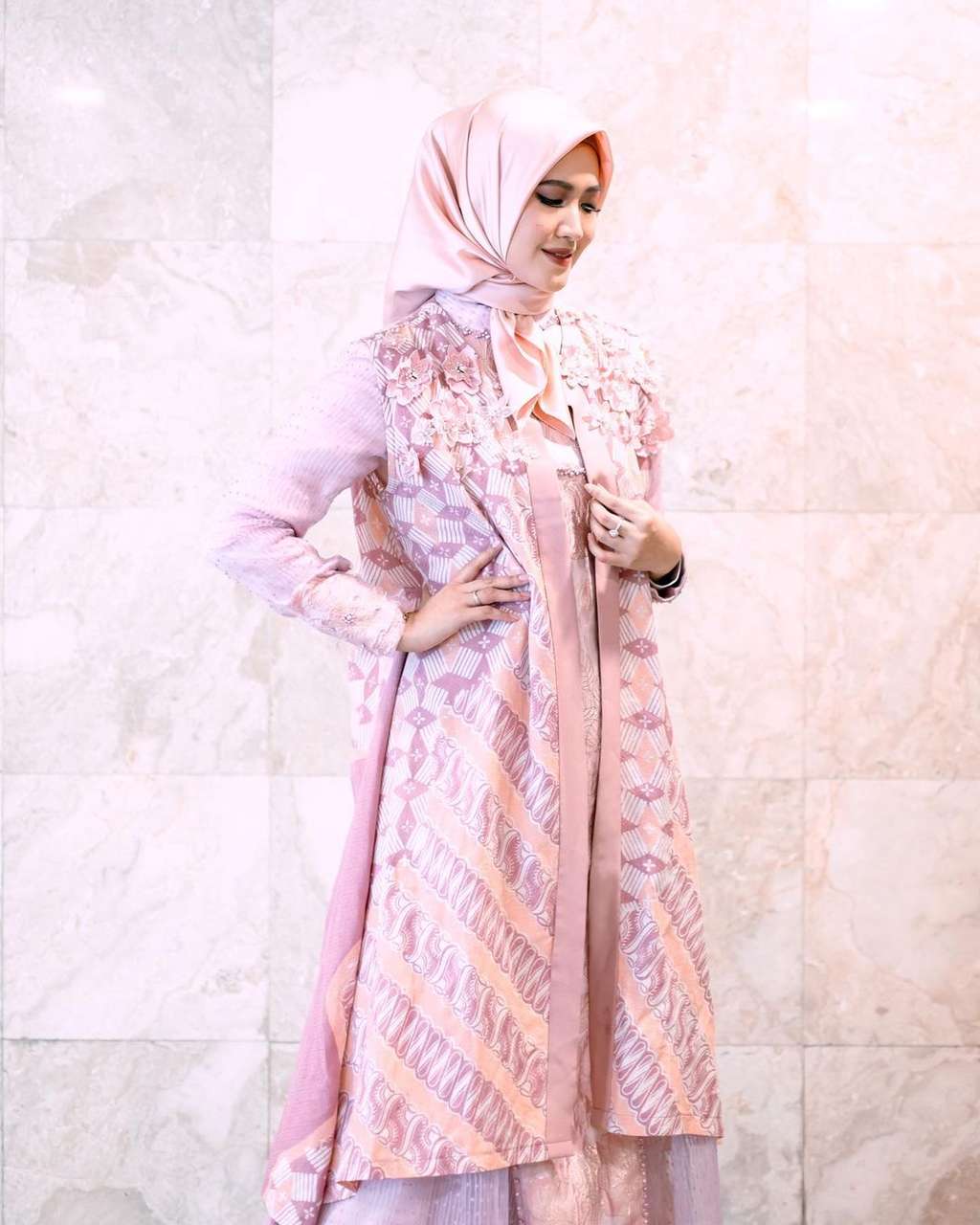 Potret Cantiknya Lisya Nurrahmi, Istri Tommy Kurniawan yang Jarang Tersorot