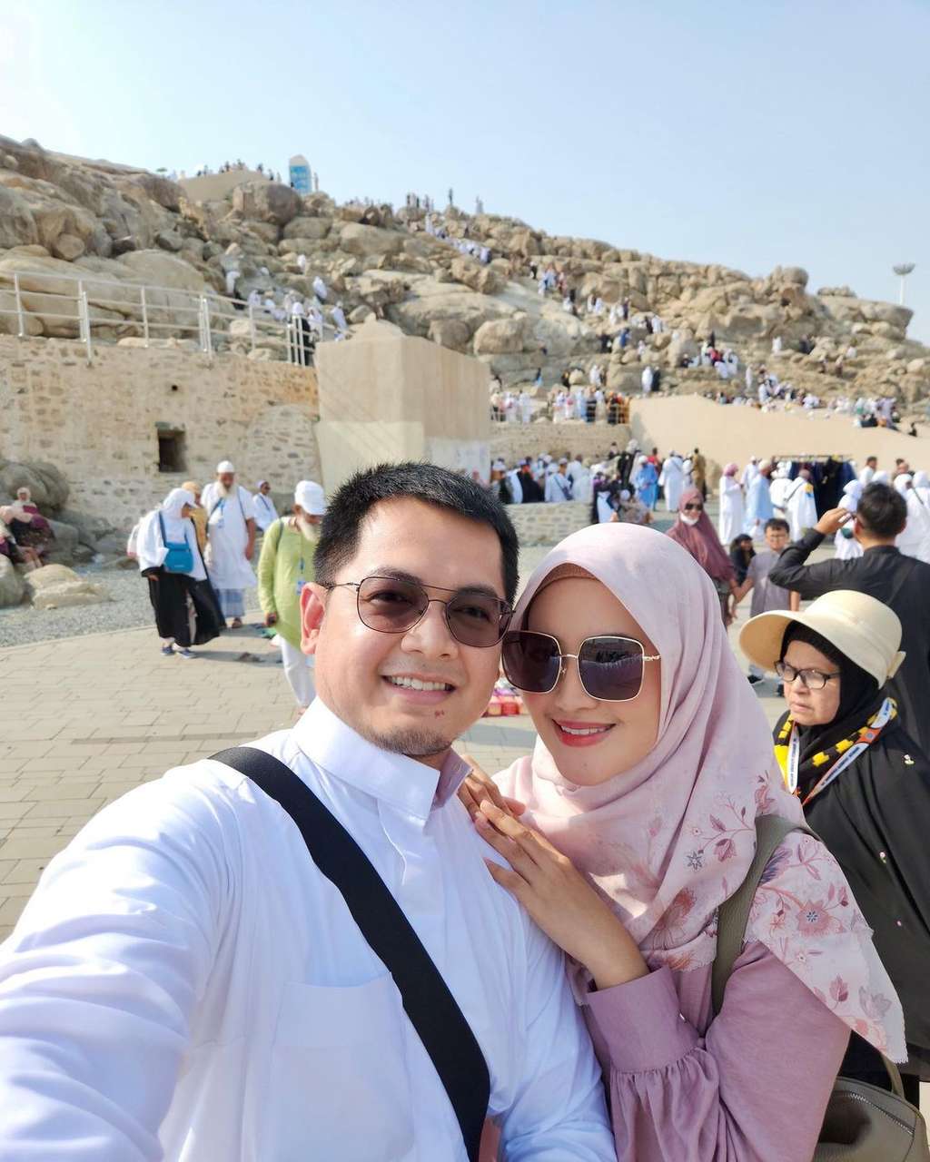 Potret Cantiknya Lisya Nurrahmi, Istri Tommy Kurniawan yang Jarang Tersorot