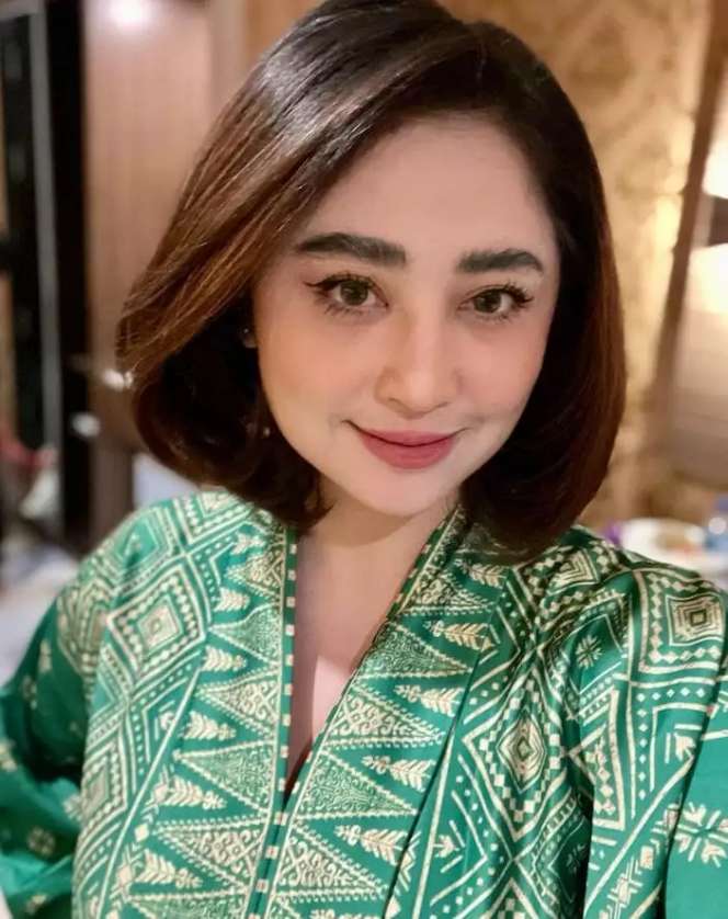 11 Kontroversi Dewi Perssik Paling Heboh, Baju Melorot, Dicekal, Hingga Sayembara Rp100 Juta