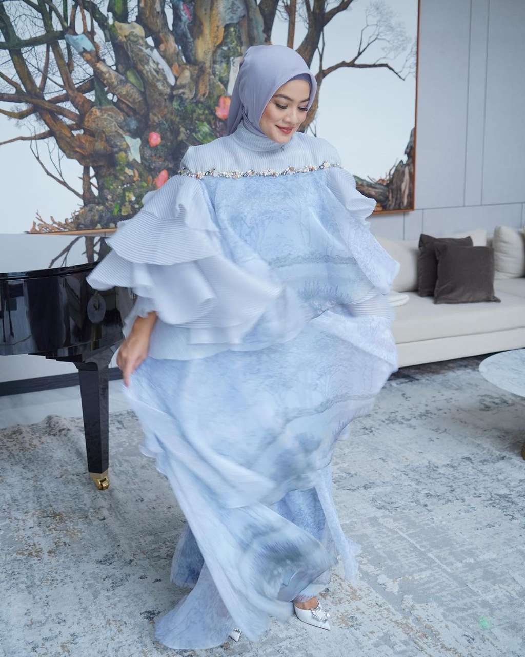 Tampil Berhijab, Titi Kamal sampai Trending