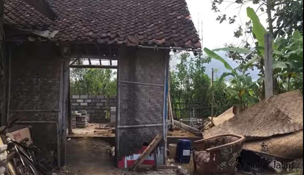 10 Potret Rumah Farel Prayoga Direnovasi, Dulu Hanya Bilik Bambu, Jadi Besar & Mewah
