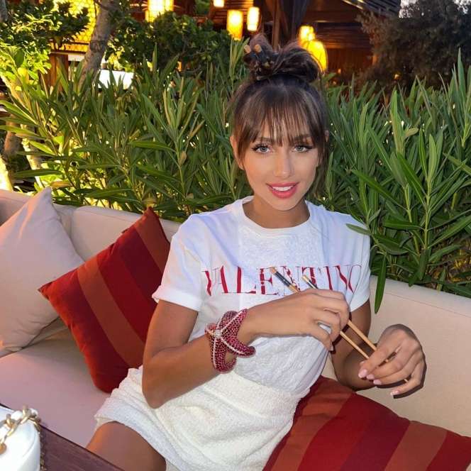 9 Potret Sosialita yang Jadi Istri Ketiga Konglomerat Arab, Beda Usia 30 Tahun, Bak Barbie Hidup!