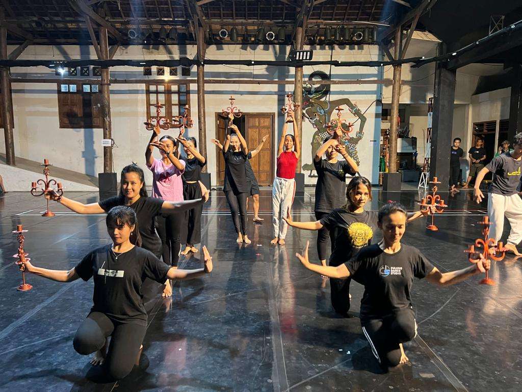 Potret Latihan Kikan Namara dan Mirabeth Jelang Pagelaran Sabang Merauke