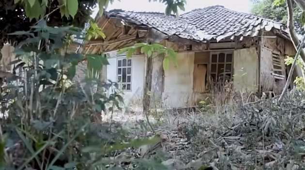 10 Potret Rumah Panji Petualang Zaman Susah, Dari Anyaman Bambu, Kini Reyot & Hampir Roboh!