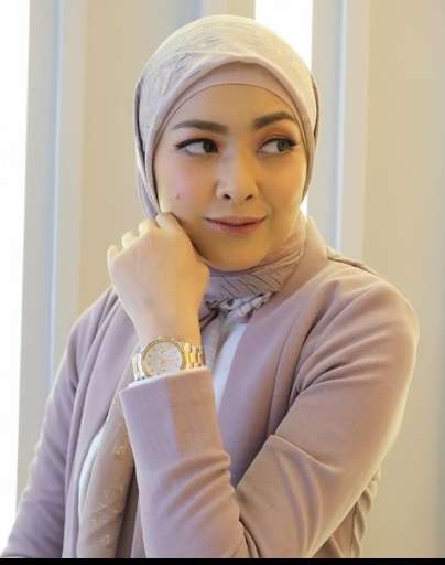 Suami Terlibat Skandal Selingkuh hingga Narkoba, Kesetiaan Sang Istri Justru Tuai Acungan Jempol!