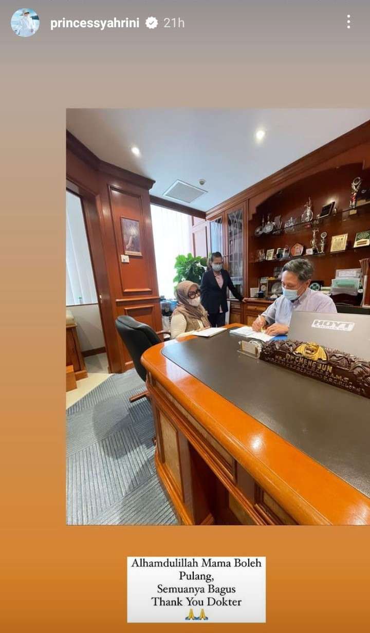 Momen Kedekatan Reino Barack dengan Ibunda Syahrini yang Jarang Tersorot