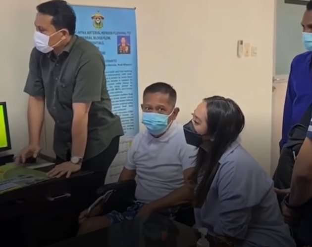 Kabar Terbaru Tukul Arwana Usai Alami Pendarahan Otak, Kini Sudah Bisa Berjemur di Luar Rumah!