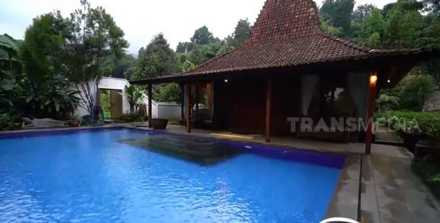 10 Potret Villa Mewah Ivy Baskara Seluas 1,3 Hektar yang Viral, Bak Miniaturnya Indonesia!