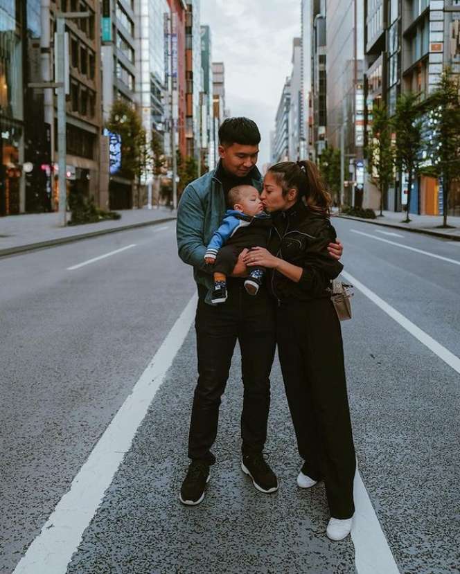 Potret Terbaru Nikita Willy Usai Jadi Ibu, Penampilannya Bikin Pangling Bak Masih Gadis!