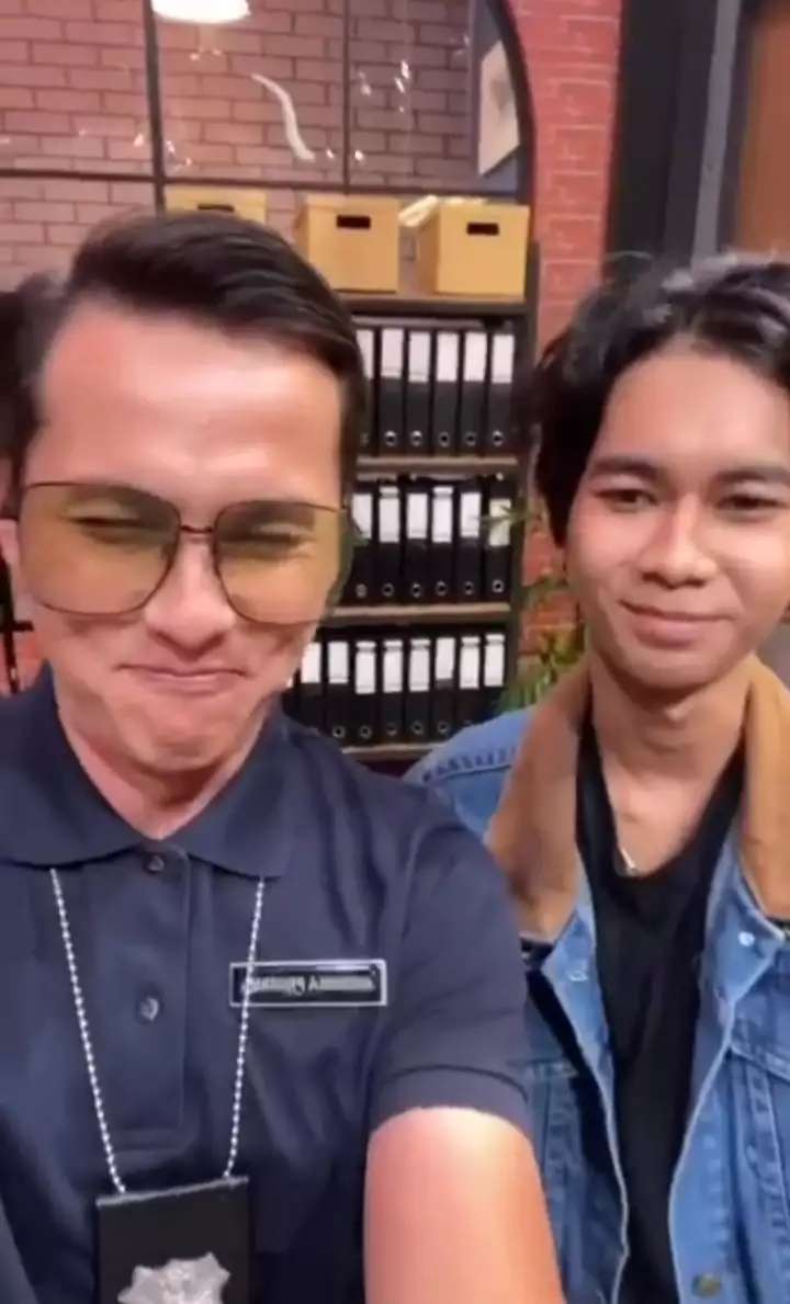 9 Potret Alif `Cepmek` Alias Dilan KW Bareng Para Artis, Semua Kena Virus `Kamu Nanyeaa`!