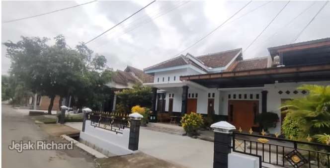 Potret Kampung TKI Korea di Lereng Gunung Ponorogo, Rumahnya Bikin Melongo, Super Mewah Bak Istana!