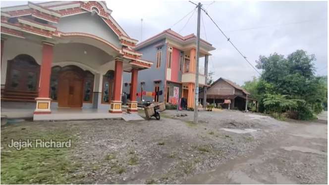 Potret Kampung TKI Korea di Lereng Gunung Ponorogo, Rumahnya Bikin Melongo, Super Mewah Bak Istana!