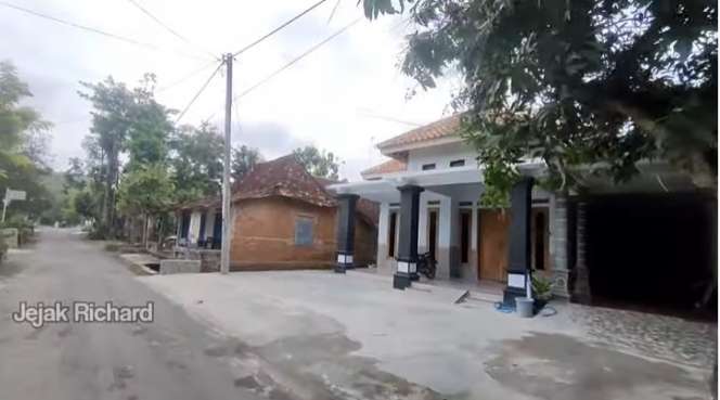 Potret Kampung TKI Korea di Lereng Gunung Ponorogo, Rumahnya Bikin Melongo, Super Mewah Bak Istana!