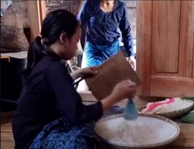 Potret Gadis Suku Baduy Saat Masak, Ternyata Pakai Tungku Khusus, Hasilnya Bikin Ngiler!