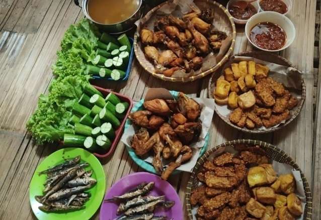 Potret Gadis Suku Baduy Saat Masak, Ternyata Pakai Tungku Khusus, Hasilnya Bikin Ngiler!