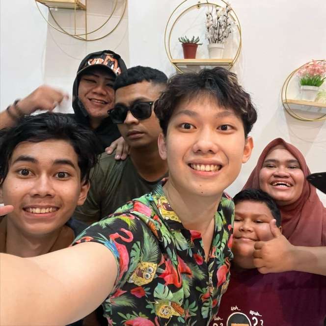Momen Langka 7 Sosok Viral di Medsos Kumpul Bareng