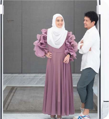 Dapat Julukan Suami Paling Setia, Sederet Artis Tampan Ini Buktikan Rasa Cintanya Pada Sang Istri!