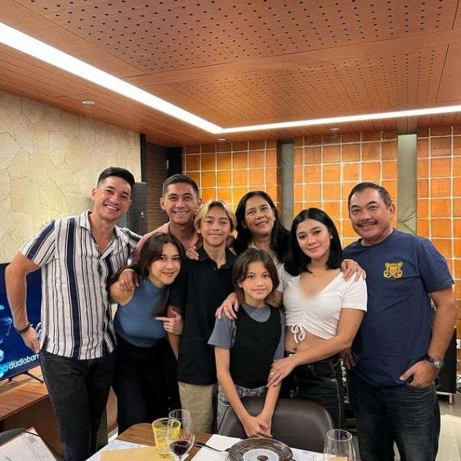 Potret Kebersamaan Lydia Kandou dengan David Sumendap, Lagi 'Bucin' Banget!