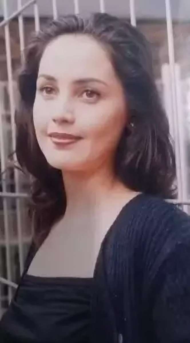 Ingat Istri Kasino di Warkop DKI? Intip 10 Potret Masa Muda Roweina Umboh, Bidadari Tercantik di Masanya
