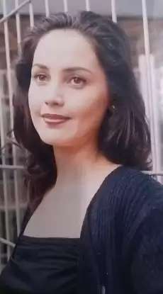 Ingat Istri Kasino di Warkop DKI? Intip 10 Potret Masa Muda Roweina Umboh, Bidadari Tercantik di Masanya