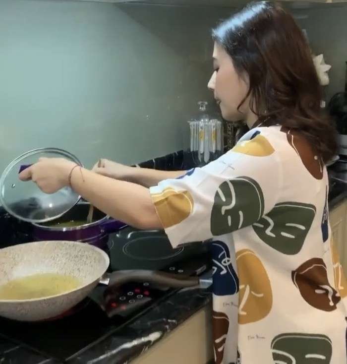 10 Potret Dapur Mewah Prilly Latuconsina yang Bikin Melongo, Mirip di Hotel Bintang Lima!