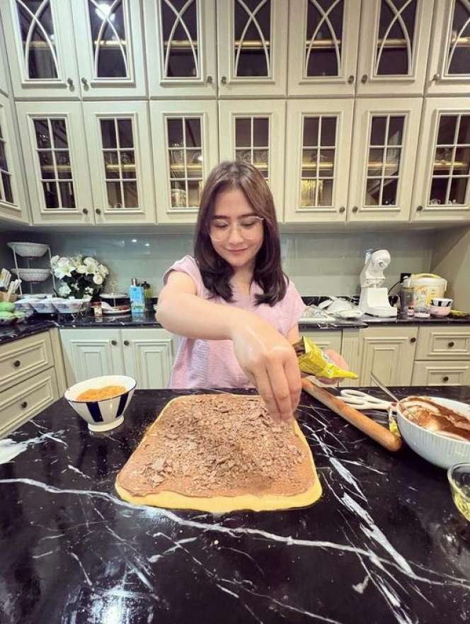 10 Potret Dapur Mewah Prilly Latuconsina yang Bikin Melongo, Mirip di Hotel Bintang Lima!