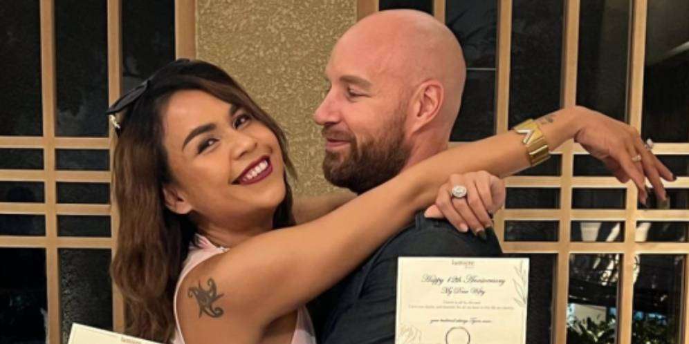 Suami Artis yang Dituding Hanya Menumpang Hidup pada Istri