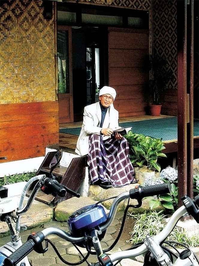 Potret Rumah 10 Ustaz Kondang, Ada yang Mewah Bak Istana, Hingga Bilik Bambu Sederhana!