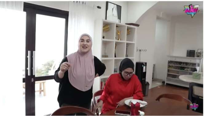 Potret Kantor Baru Irish Bella dan Ammar Zoni, Setiap Sudutnya Instagramable Banget!