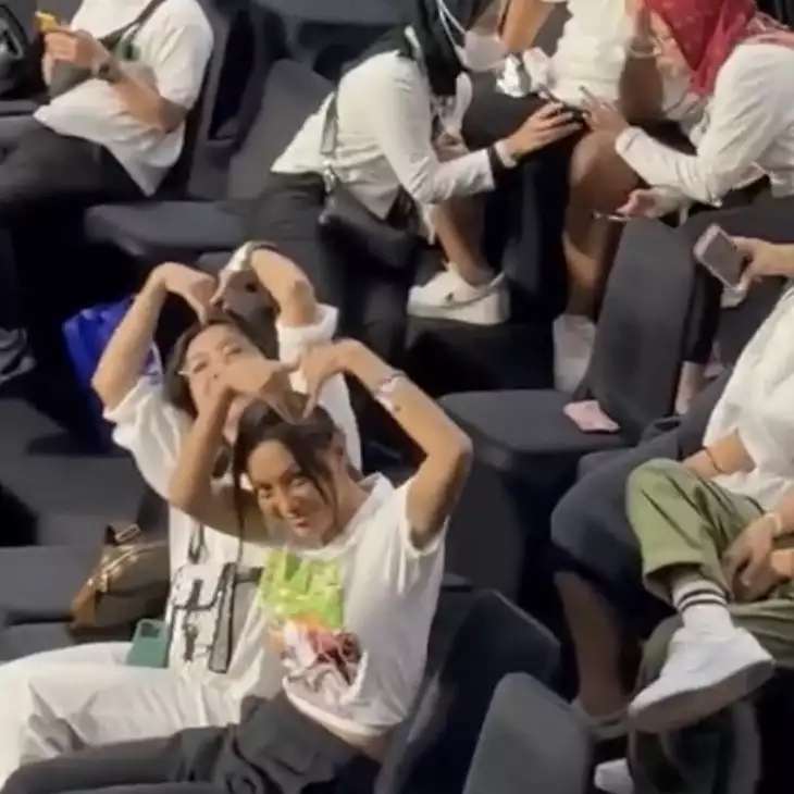 14 Gaya Artis Saat Nonton `Tiba Tiba Tenis`, Busana Gisella Anastasia Jadi Sorotan!