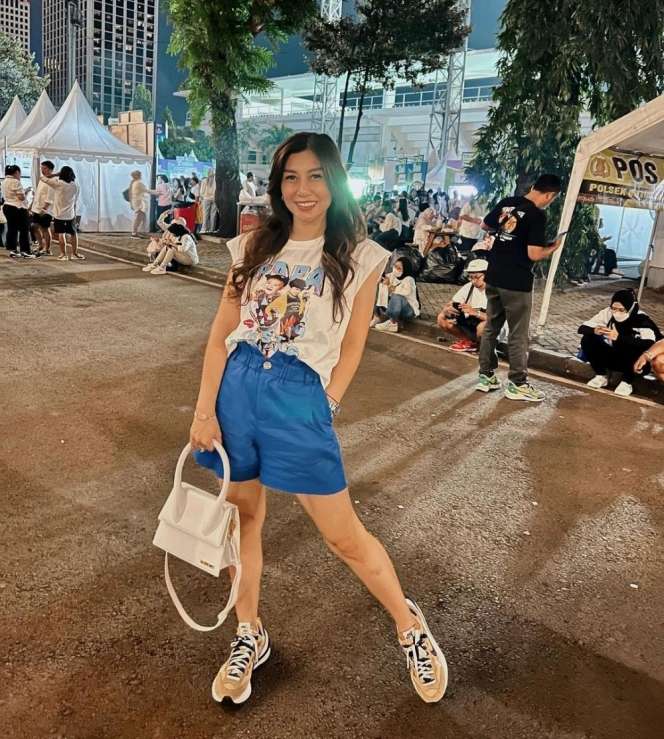 14 Gaya Artis Saat Nonton `Tiba Tiba Tenis`, Busana Gisella Anastasia Jadi Sorotan!