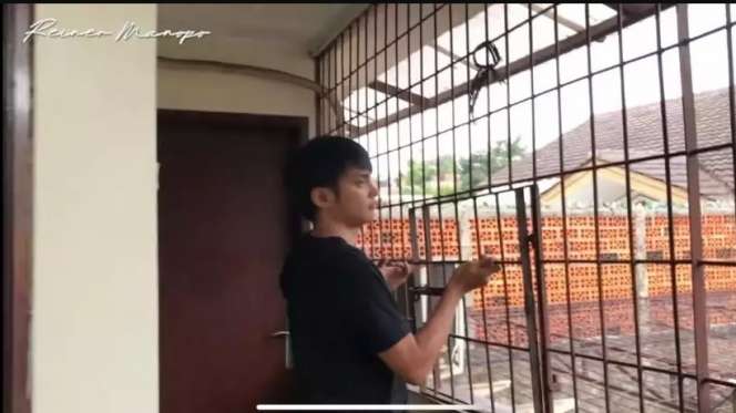 Potret Rumah Reiner Manopo yang Viral Jadi Tukang Servis Jok, Ternyata Pernah Kebanjiran!