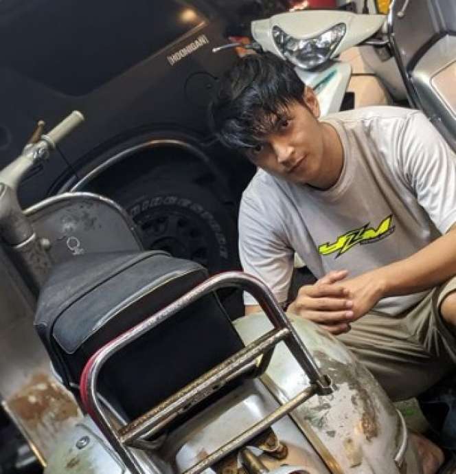 Potret Terbaru Reiner Manopo, Artis Sinetron Kolosal yang Namanya Sempat Melejit, Kini Tukang Servis Jok Motor