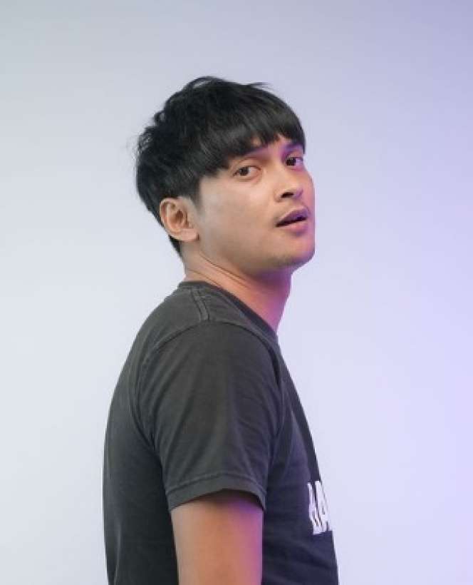 Potret Terbaru Reiner Manopo, Artis Sinetron Kolosal yang Namanya Sempat Melejit, Kini Tukang Servis Jok Motor